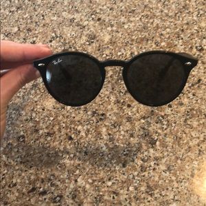 Ray-Ban RB2180 - Round